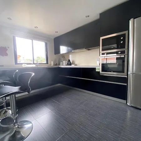 Madeira Island Feriehus Caniço